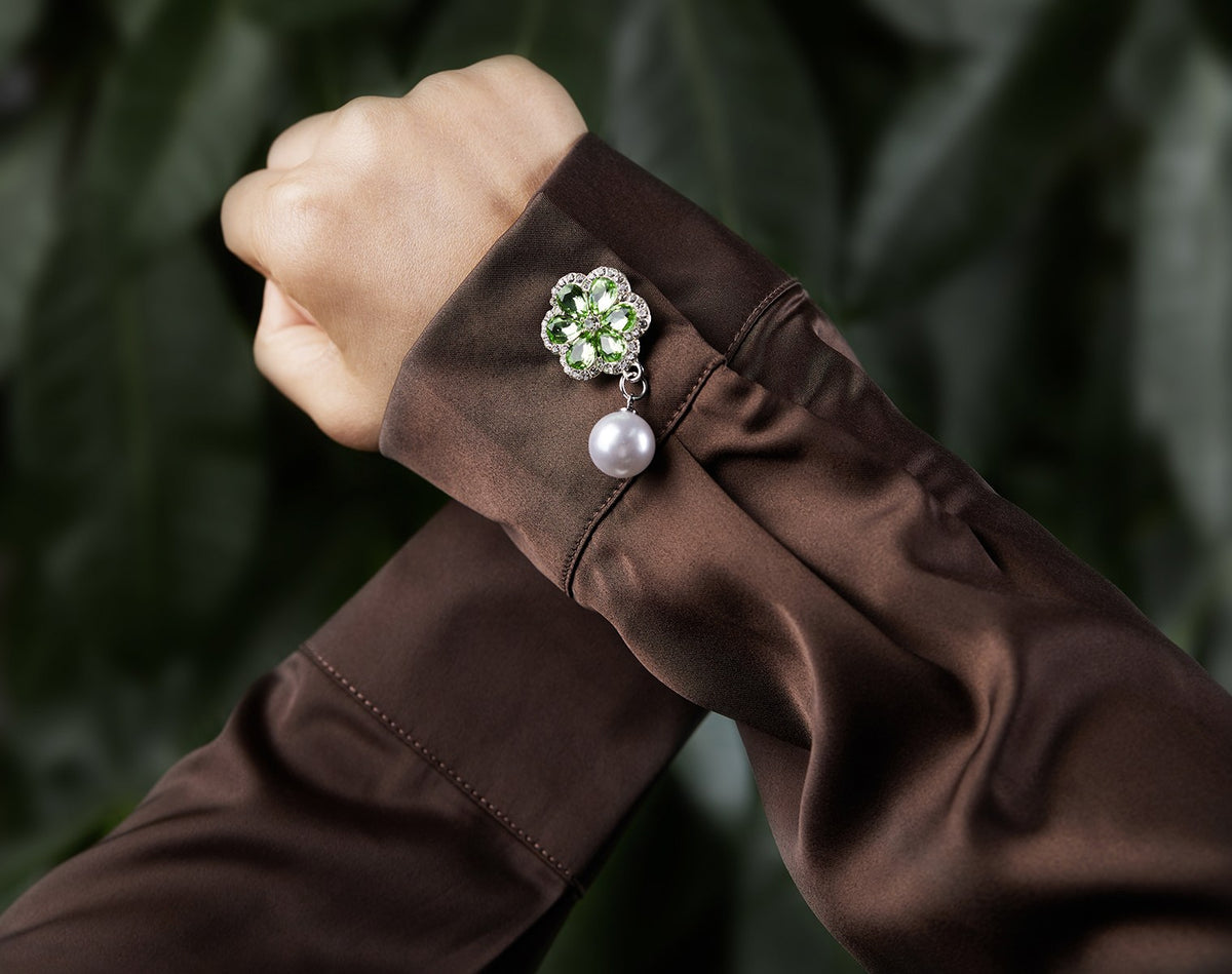 Péridot Perlé – cache-bouton de manchette Coup de Fleur